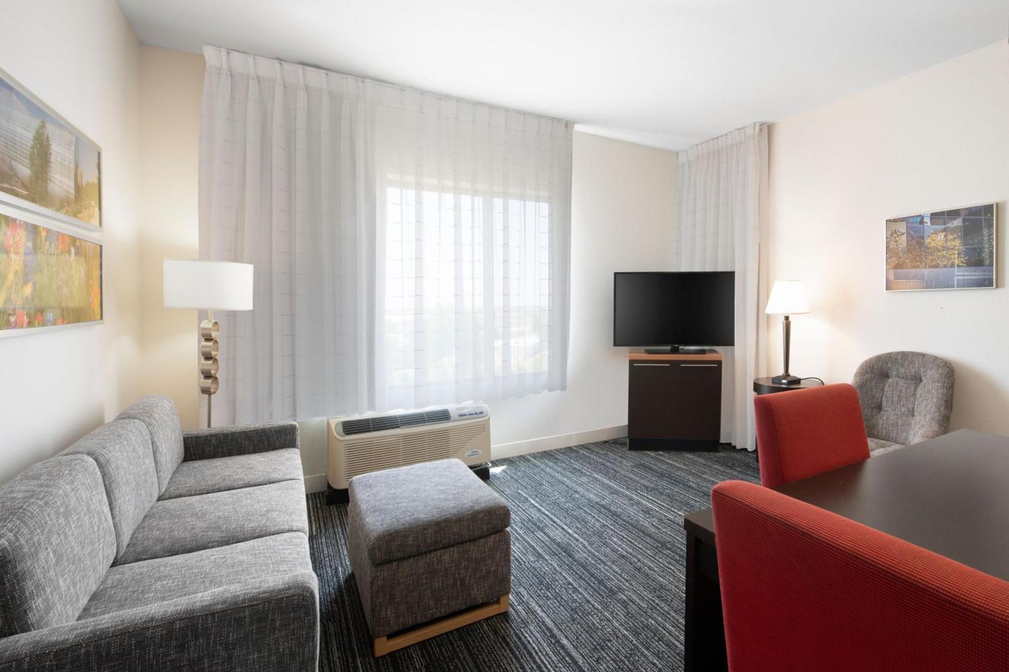 Towneplace Suites Oklahoma City Airport Экстерьер фото