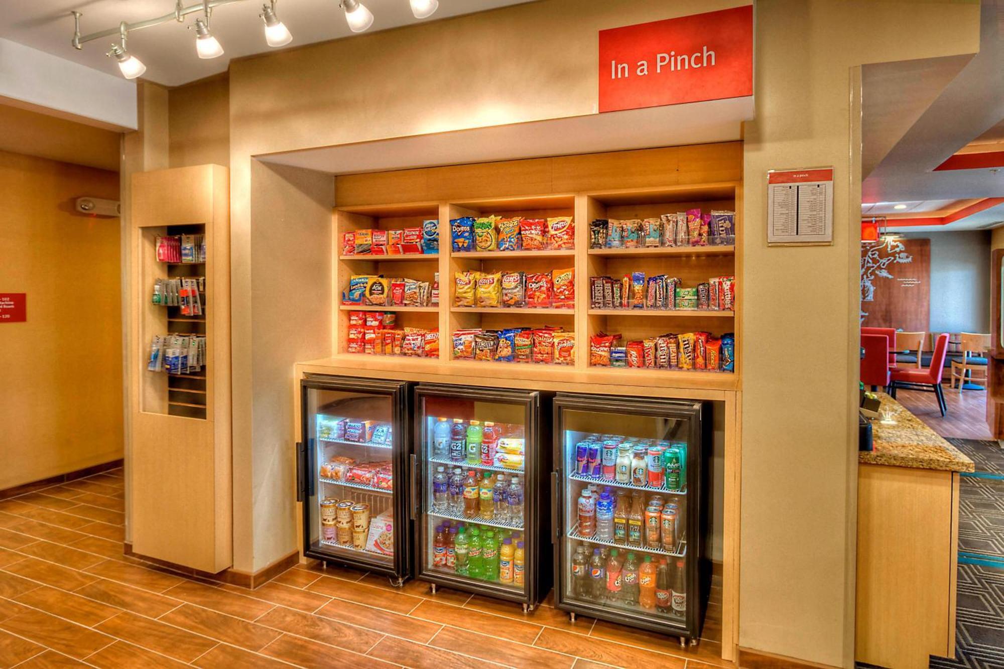 Towneplace Suites Oklahoma City Airport Экстерьер фото